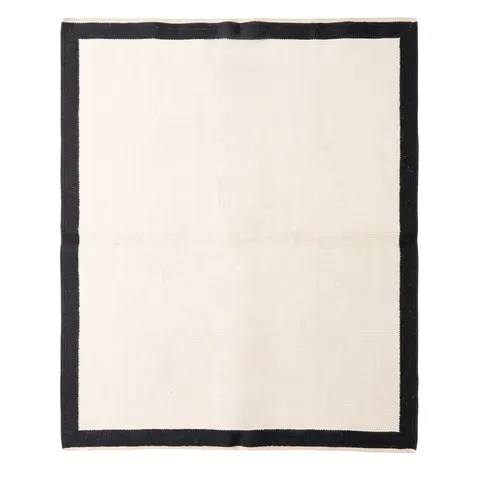 Kilim berbère Boumalne beige et noir uni — tapis kilim