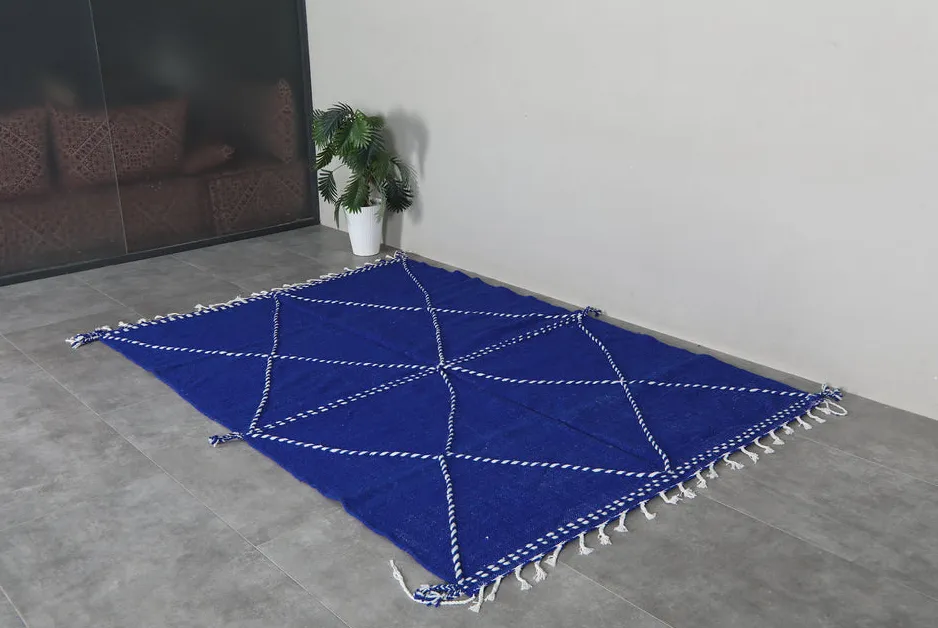 Kilim berbère Idir bleu uni, vue 5 sur 7