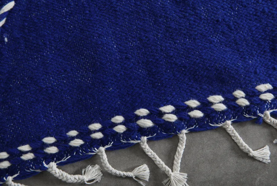 Kilim berbère Idir bleu uni, vue 6 sur 7