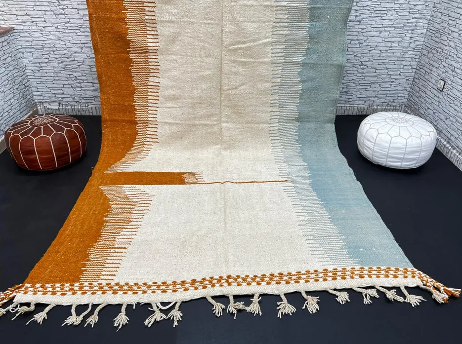 Kilim berbère Itri beige et bleu, vue 3 sur 4