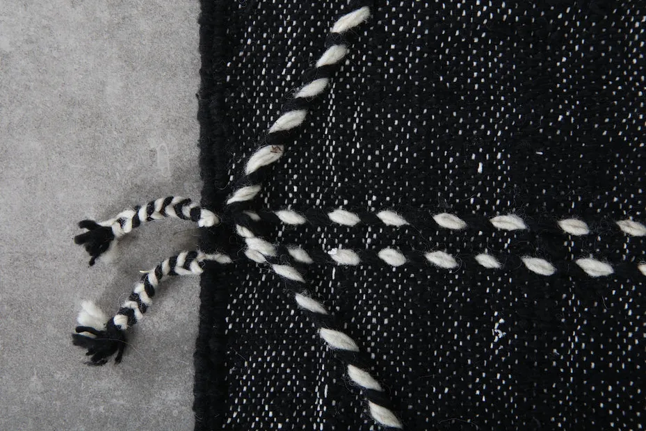 Kilim berbère Sifaw noir uni, vue 7 sur 7