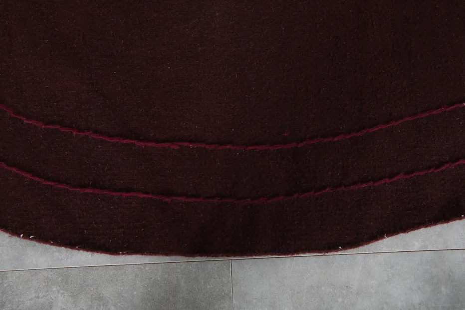 Kilim berbère Tamilla bordeaux, vue 6 sur 7