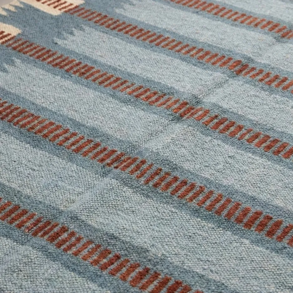 Kilim berbère Tazzarine bleu, vue 4 sur 6