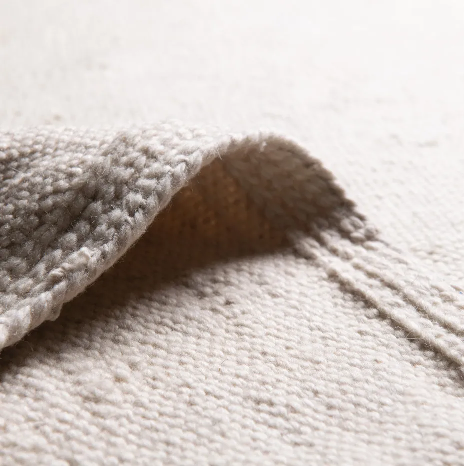 Kilim berbère Tounfite beige et noir uni, vue 6 sur 7