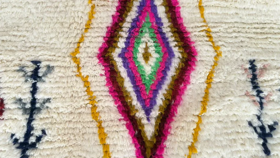 Tapis Azilal Goulmima multicolore, vue 3 sur 3