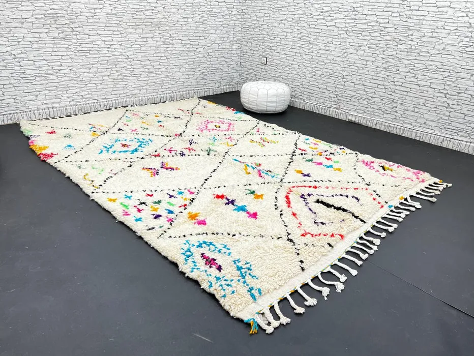 Tapis Azilal Tanirt multicolore, vue 3 sur 4