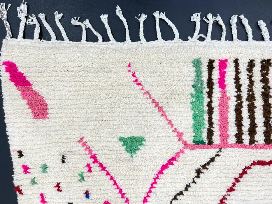 Tapis Azilal Taroudant au dessin abstrait, vue 3 sur 4