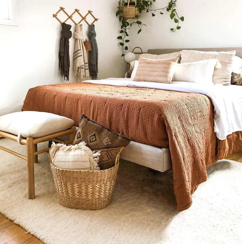 Tapis Beni Ouarain Akka beige et blanc, vue 6 sur 7
