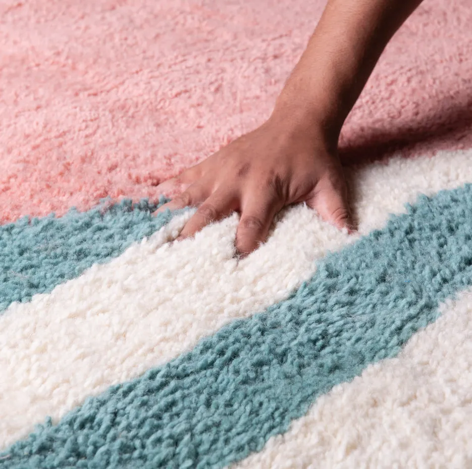 Tapis Beni Ouarain Amizmiz orange et rose à rayures, vue 5 sur 7