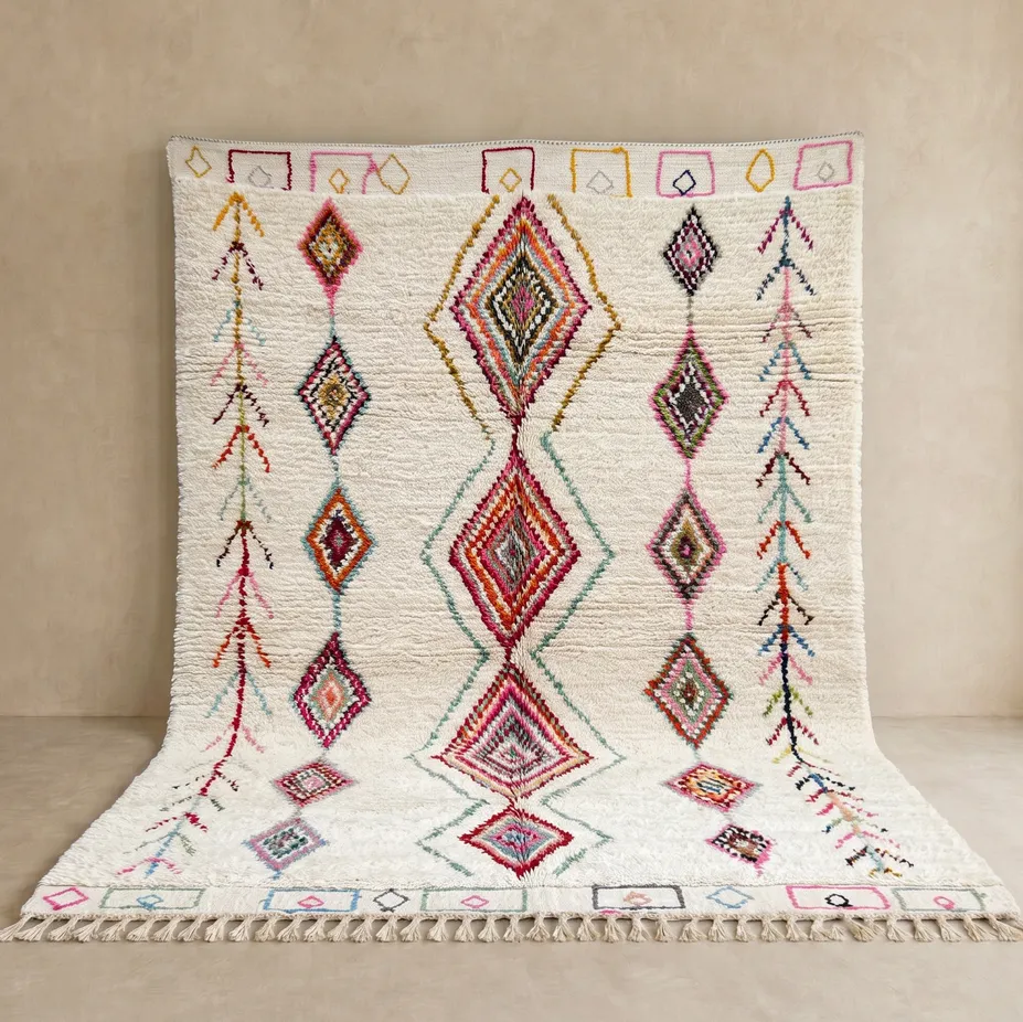 Tapis Beni Ouarain Amnay crème et multicolore à losanges — tapis beni ouarain tissé à la main