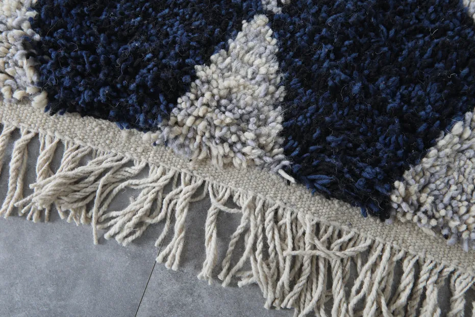 Tapis Beni Ouarain Anezi gris et bleu, vue 6 sur 7