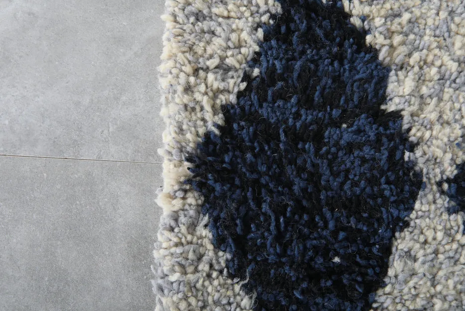 Tapis Beni Ouarain Anezi gris et bleu, vue 7 sur 7