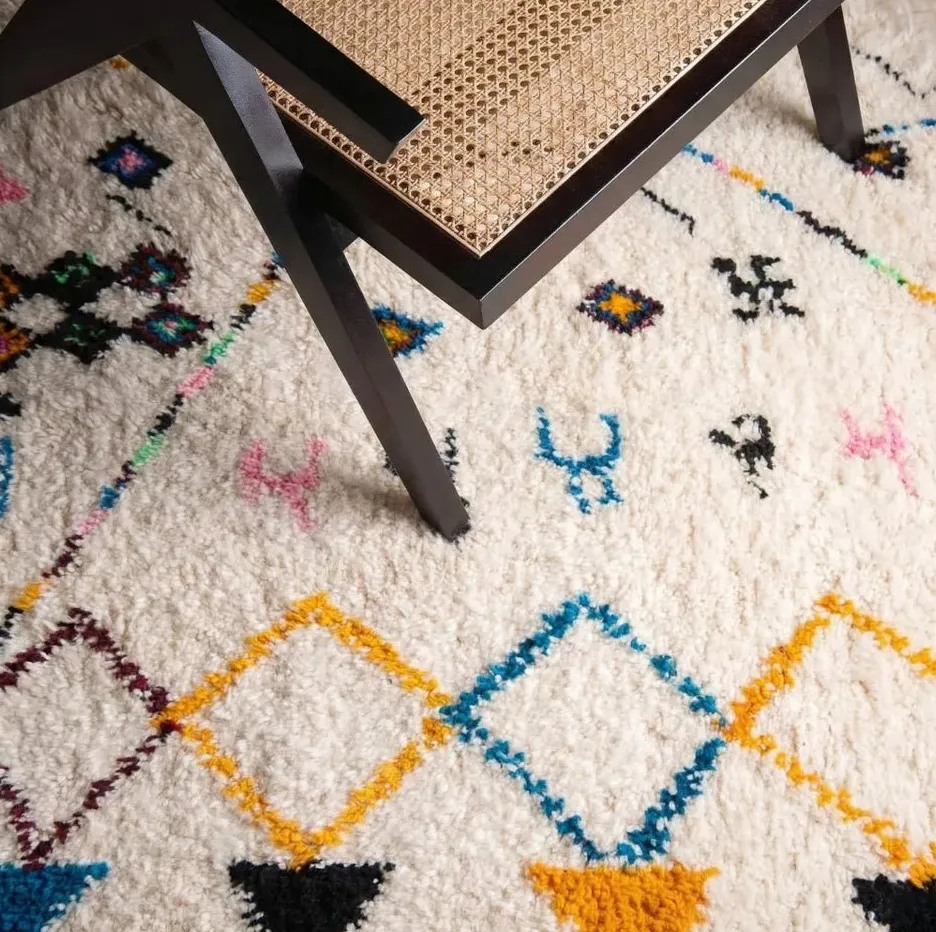 Tapis Beni Ouarain Aoufous beige et blanc, vue 5 sur 6