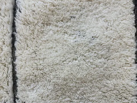 Tapis Beni Ouarain Aoulouz blanc uni — tapis beni ouarain