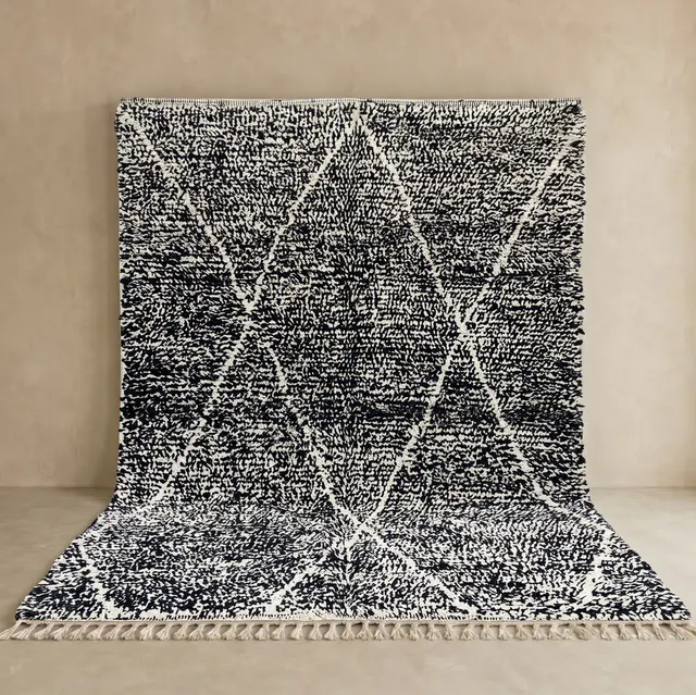 Tapis Beni Ouarain Asilah noir et crème à losanges — tapis beni ouarain