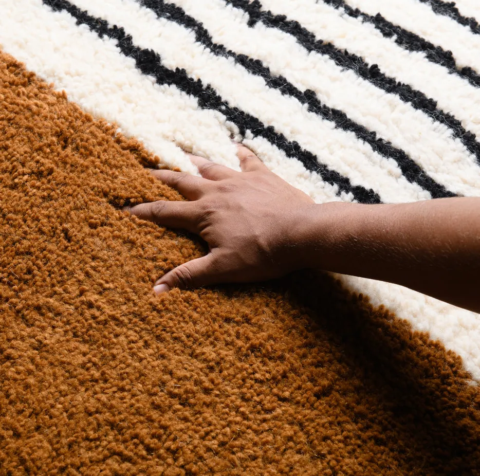 Tapis Beni Ouarain Azemmour marron, vue 6 sur 7