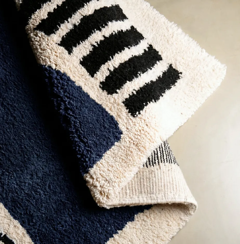 Tapis Beni Ouarain Boulemane bleu, vue 6 sur 7