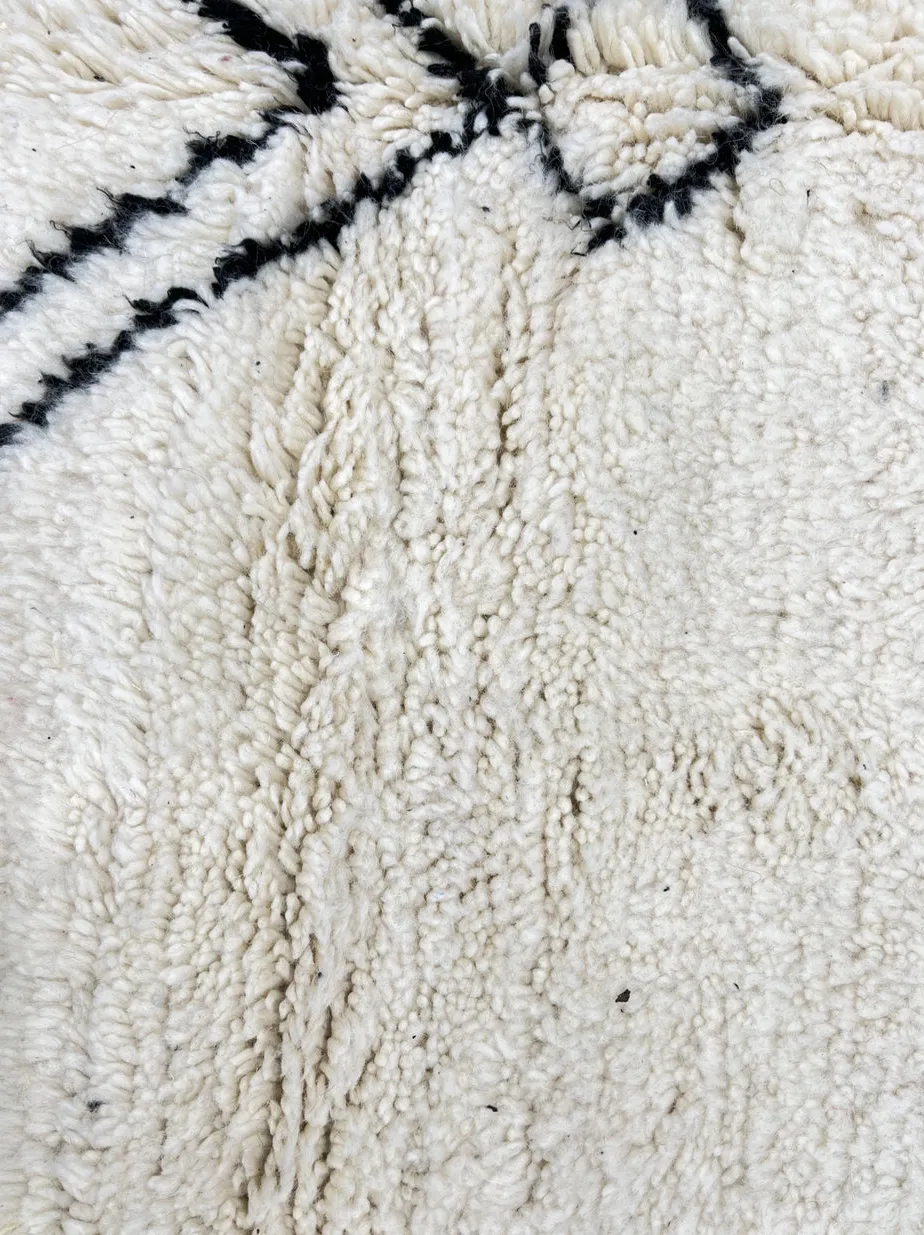 Tapis Beni Ouarain Erfoud noir et blanc, vue 4 sur 4