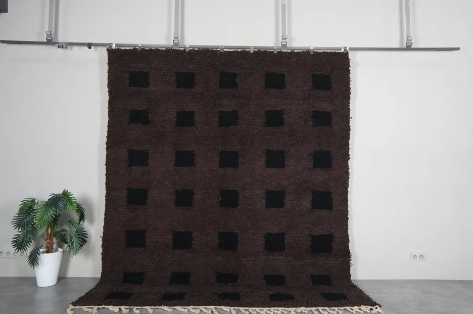 Tapis Beni Ouarain Guelmim marron et noir — tapis beni ouarain tissé à la main