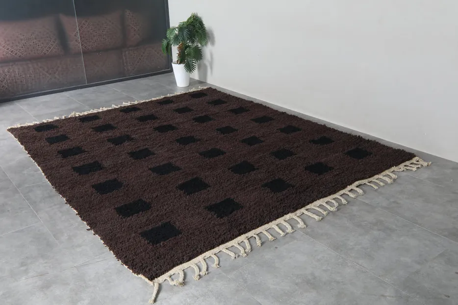 Tapis Beni Ouarain Guelmim marron et noir, vue 6 sur 7
