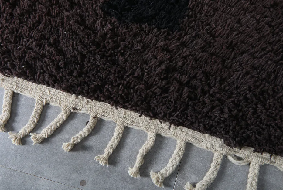 Tapis Beni Ouarain Guelmim marron et noir, vue 7 sur 7