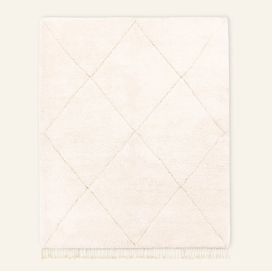 Tapis Beni Ouarain Igherm beige et blanc — tapis beni ouarain tissé à la main