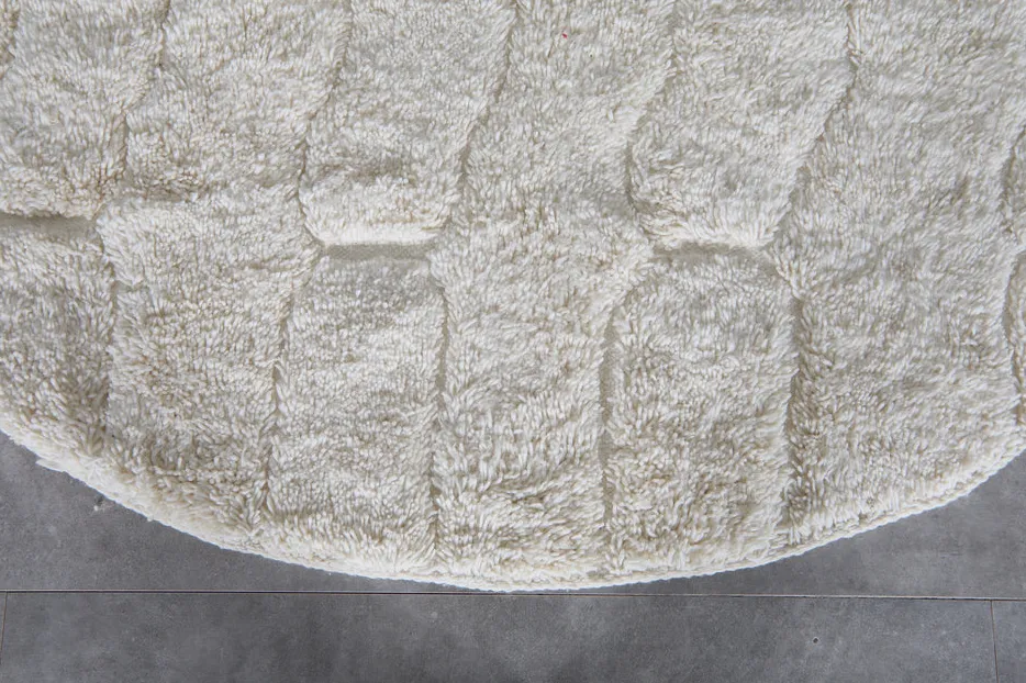 Tapis Beni Ouarain Khémisset crème aux motifs géométriques, vue 4 sur 7