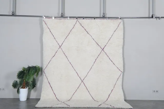 Tapis Beni Ouarain Massin crème et violet à lignes — tapis beni ouarain
