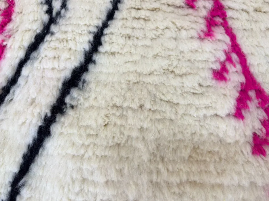 Tapis Beni Ouarain Oukaïmeden multicolore à losanges, vue 3 sur 3