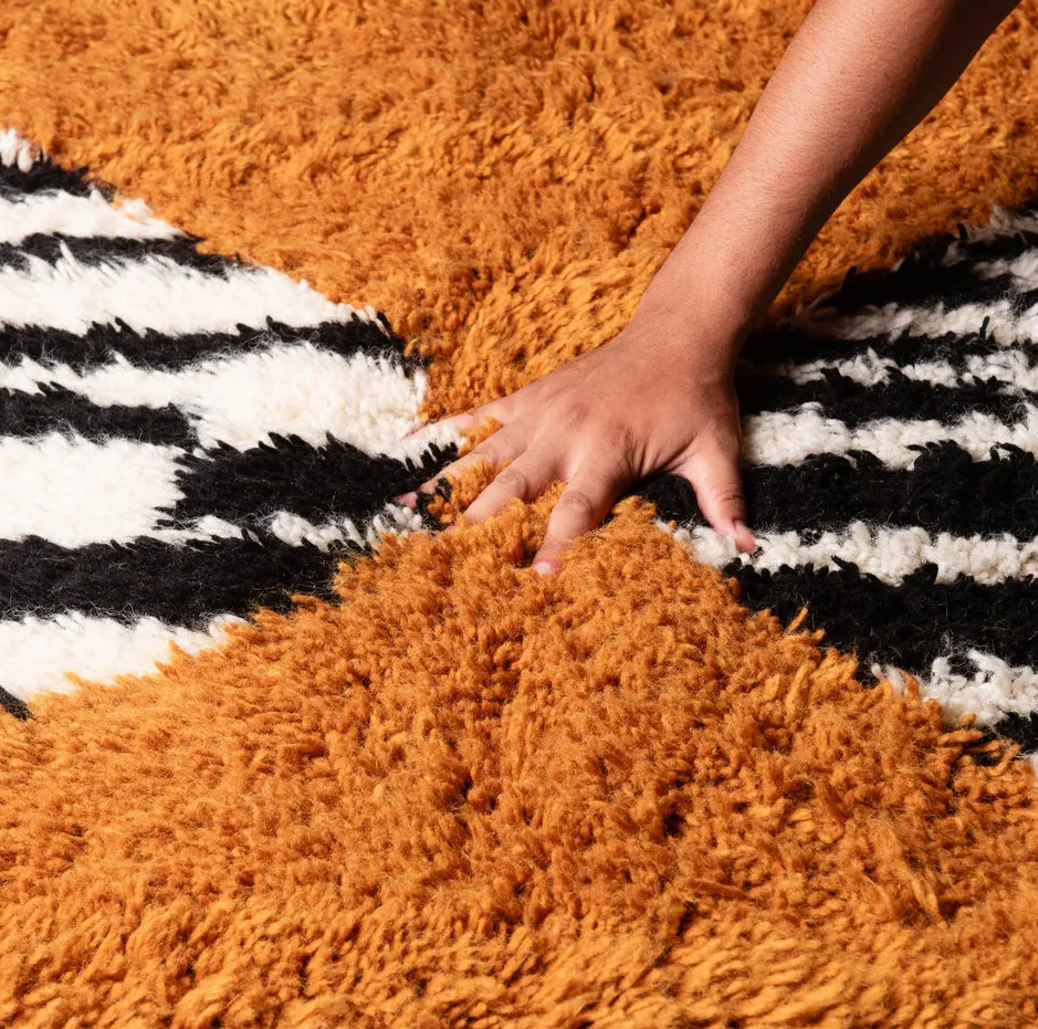 Tapis Beni Ouarain Oulmès orange, vue 6 sur 7