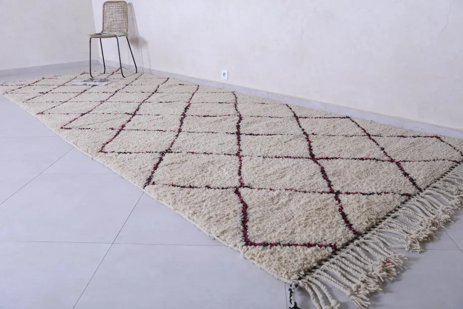 Tapis Beni Ouarain Ourika crème à losanges, vue 6 sur 7