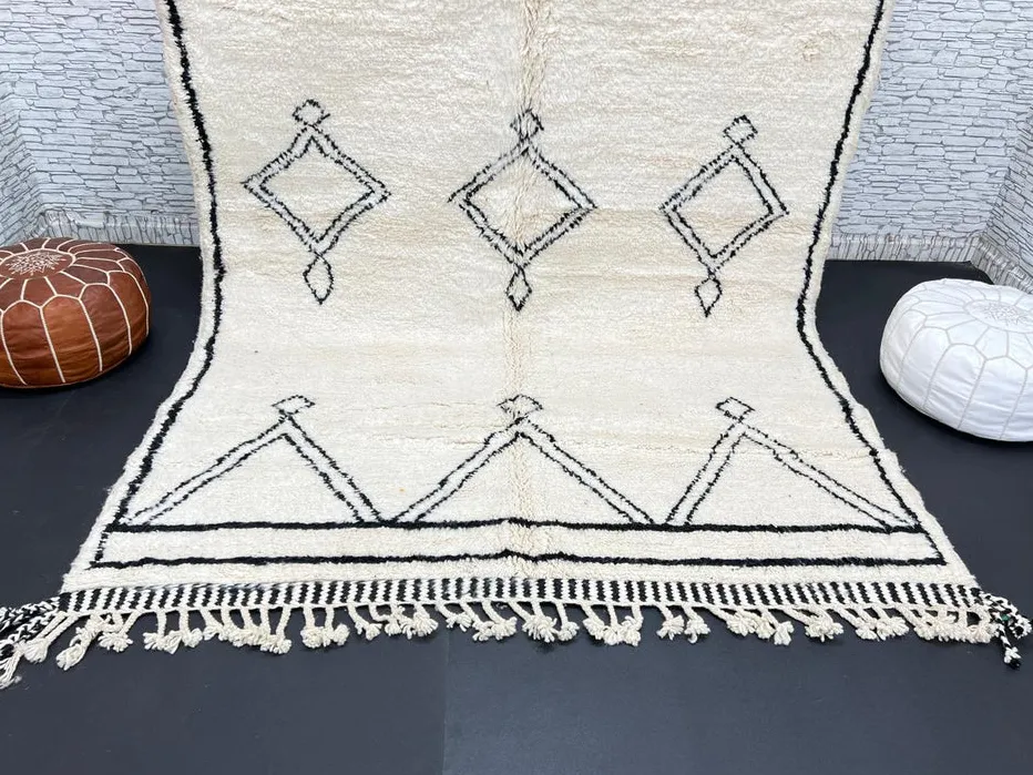 Tapis Beni Ouarain Ourika noir et blanc, vue 3 sur 4