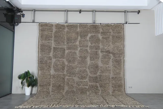 Tapis Beni Ouarain Rommani gris aux motifs géométriques — tapis beni ouarain