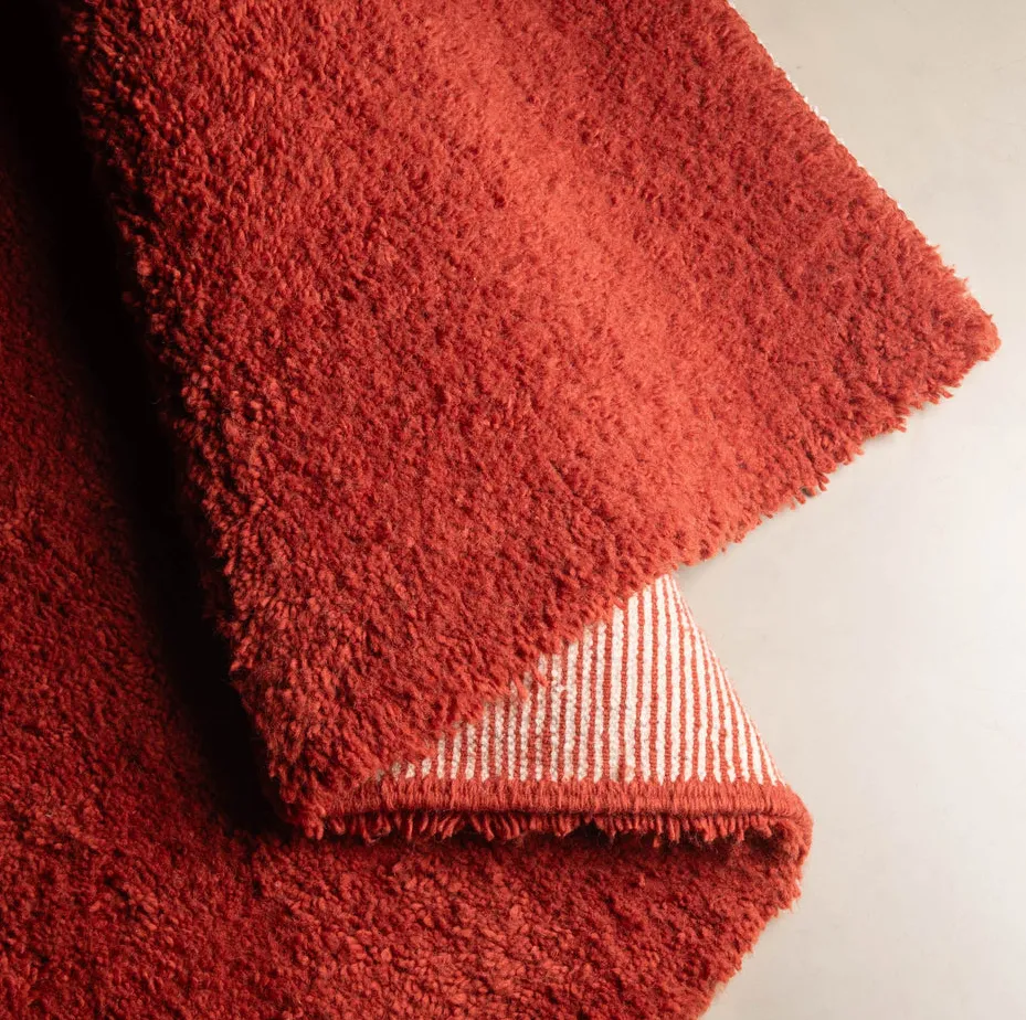 Tapis Beni Ouarain Siman terracotta et beige, vue 4 sur 7