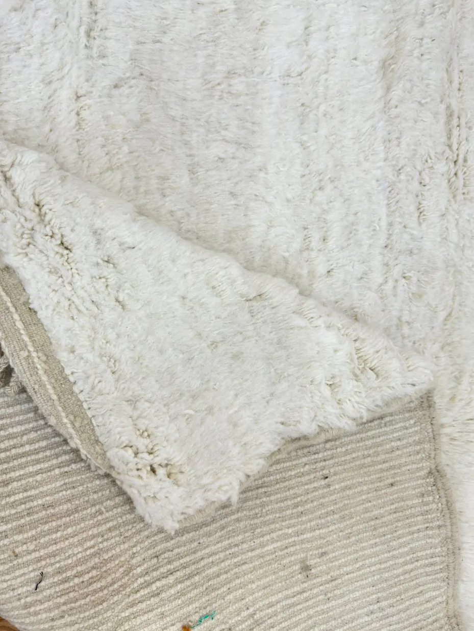Tapis Beni Ouarain Tagleft crème, vue 3 sur 3