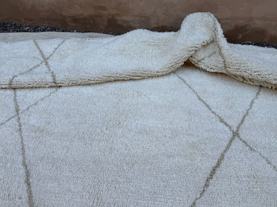 Tapis Beni Ouarain Tamayt crème à losanges, vue 7 sur 7