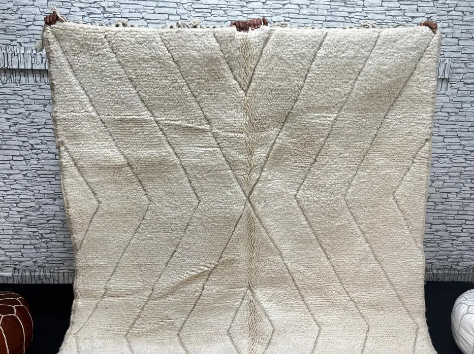 Tapis Beni Ouarain Tamurt beige à lignes, vue 3 sur 4