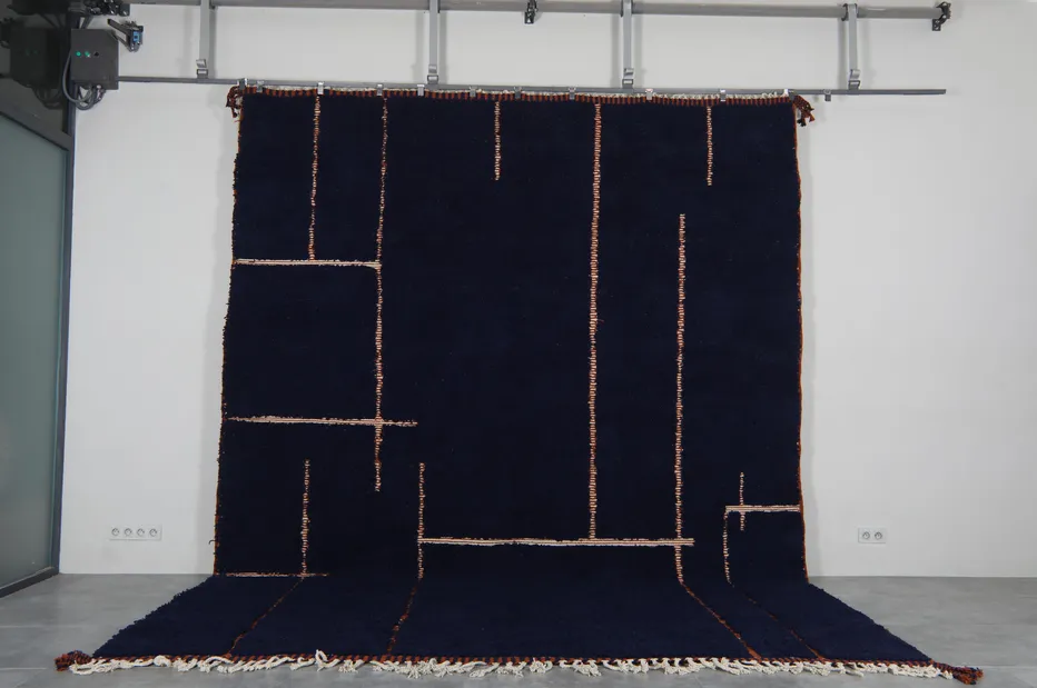 Tapis Beni Ouarain Tarfaya bleu à lignes, vue 3 sur 7