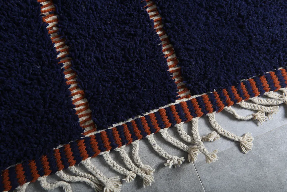 Tapis Beni Ouarain Tarfaya bleu à lignes, vue 6 sur 7