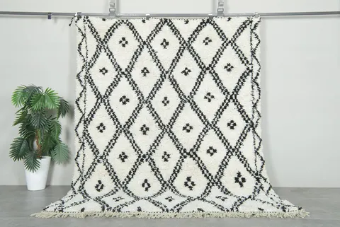 Tapis Beni Ouarain Tazaghart noir et blanc à losanges — tapis beni ouarain