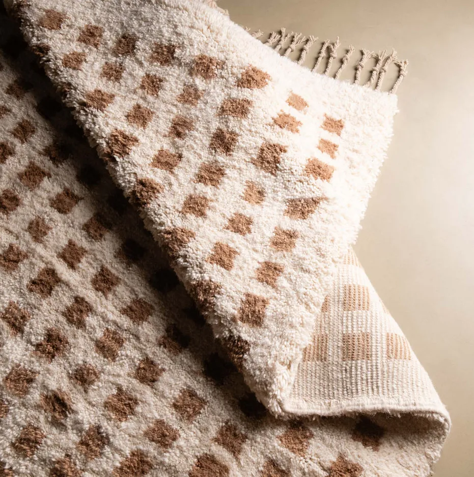Tapis Beni Ouarain Telouet beige et rose, vue 4 sur 7