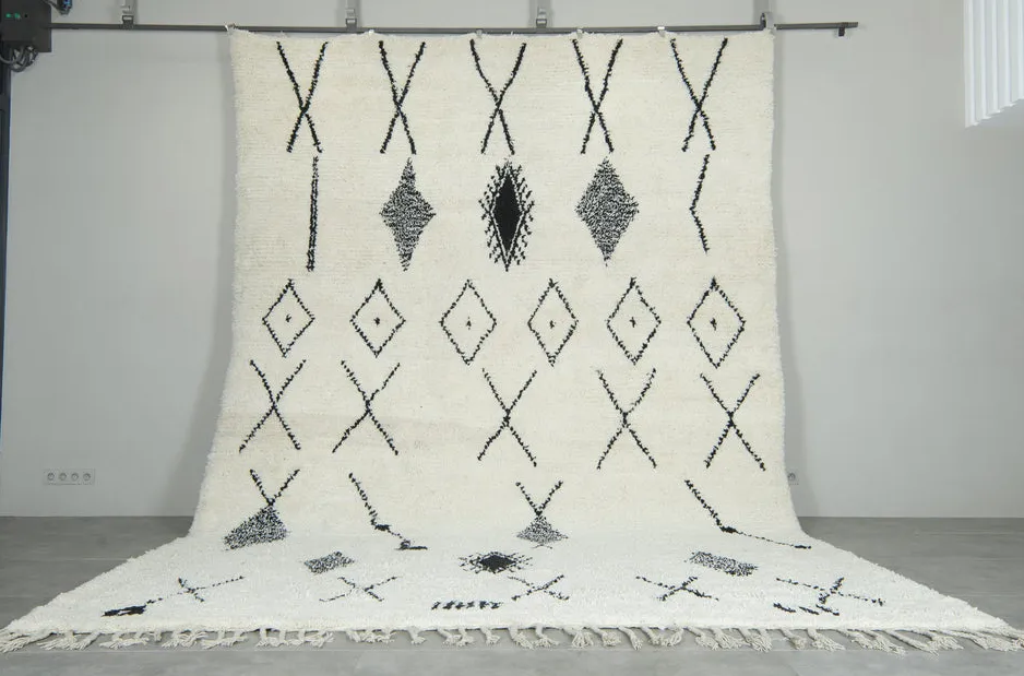 Tapis Beni Ouarain Tichka noir et blanc, vue 3 sur 7