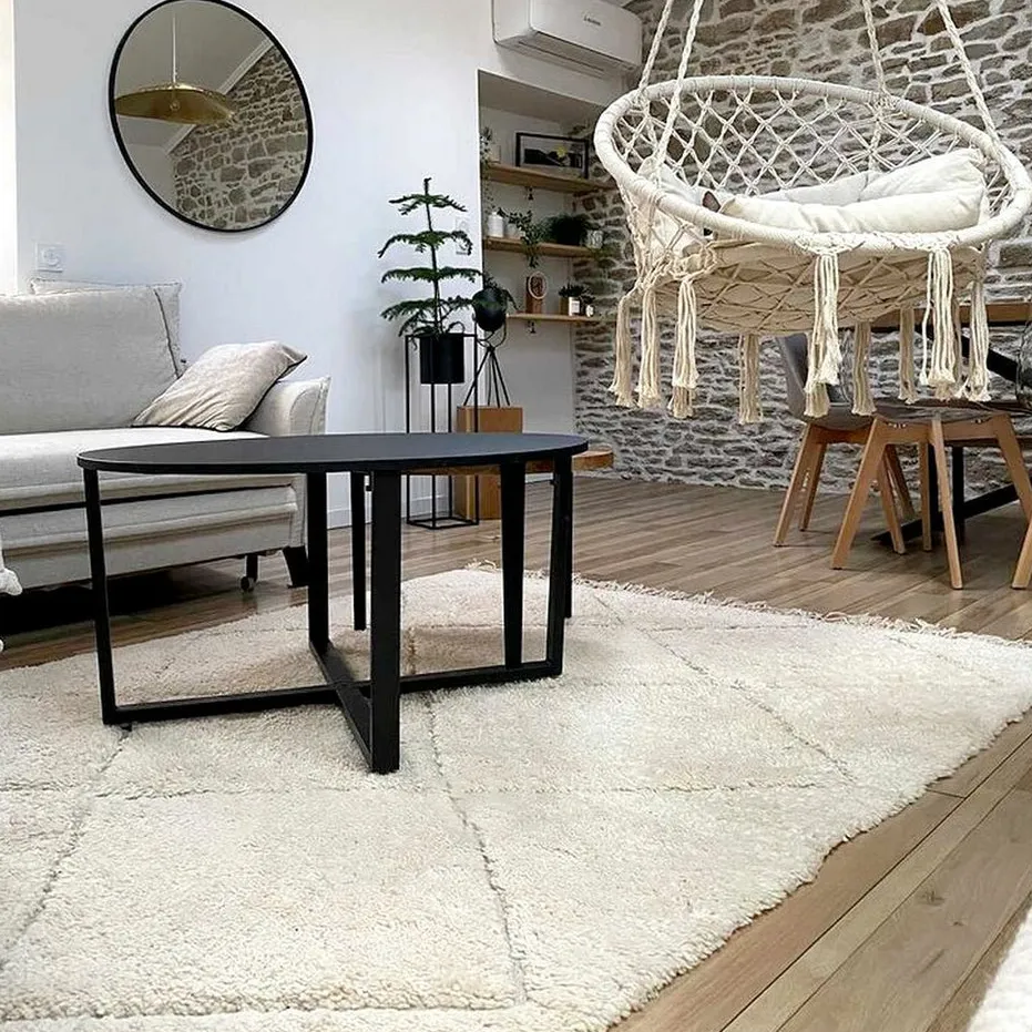 Tapis Beni Ouarain Tidirhine beige et blanc, vue 5 sur 7