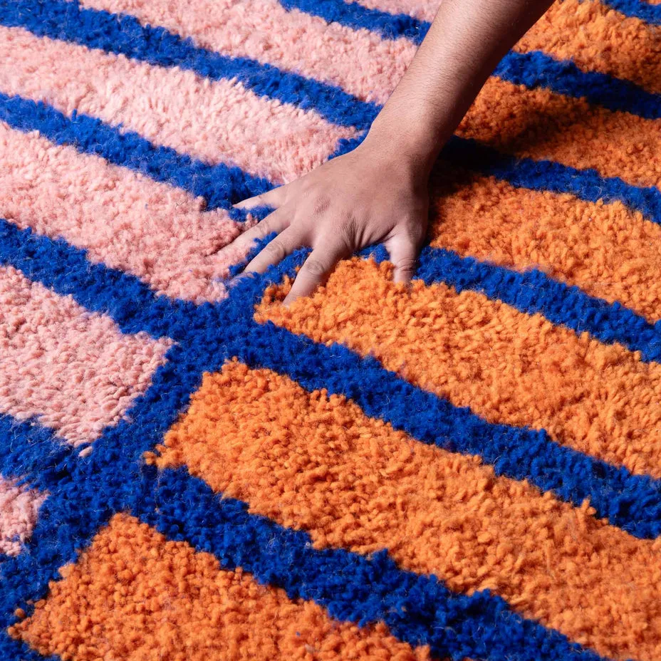 Tapis Beni Ouarain Tiflet orange et rose à rayures, vue 4 sur 7