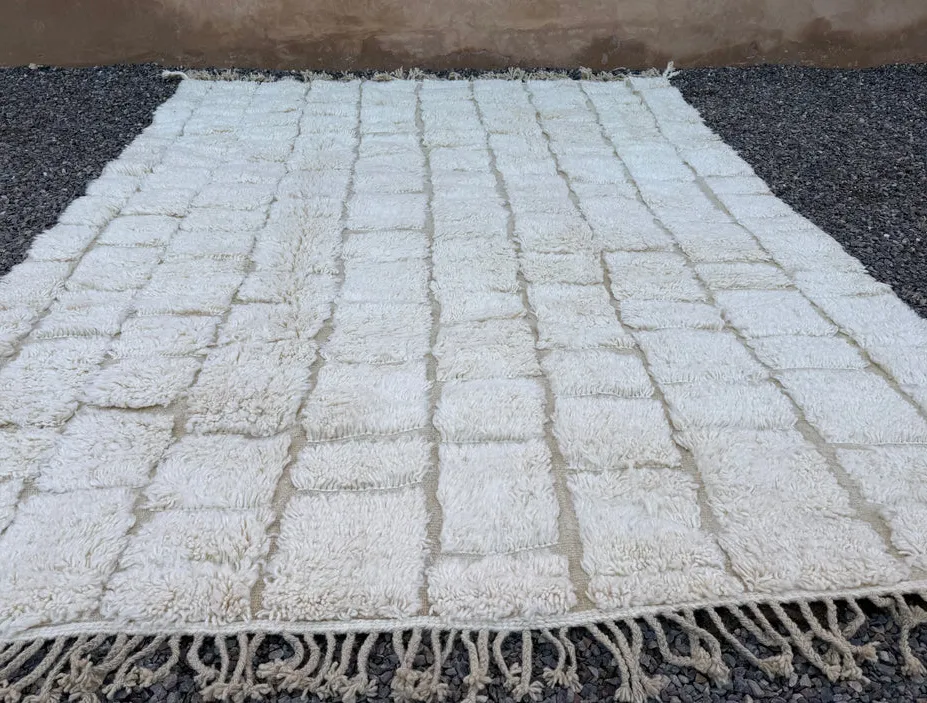 Tapis Beni Ouarain Tiwul crème à damier, vue 7 sur 7