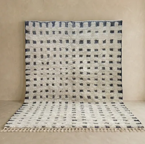 Tapis berbère Aguelmam noir et blanc à damier — tapis berbères contemporains