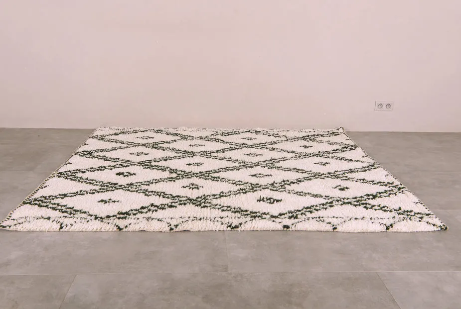 Tapis berbère Ahansal crème et vert à losanges, vue 7 sur 7