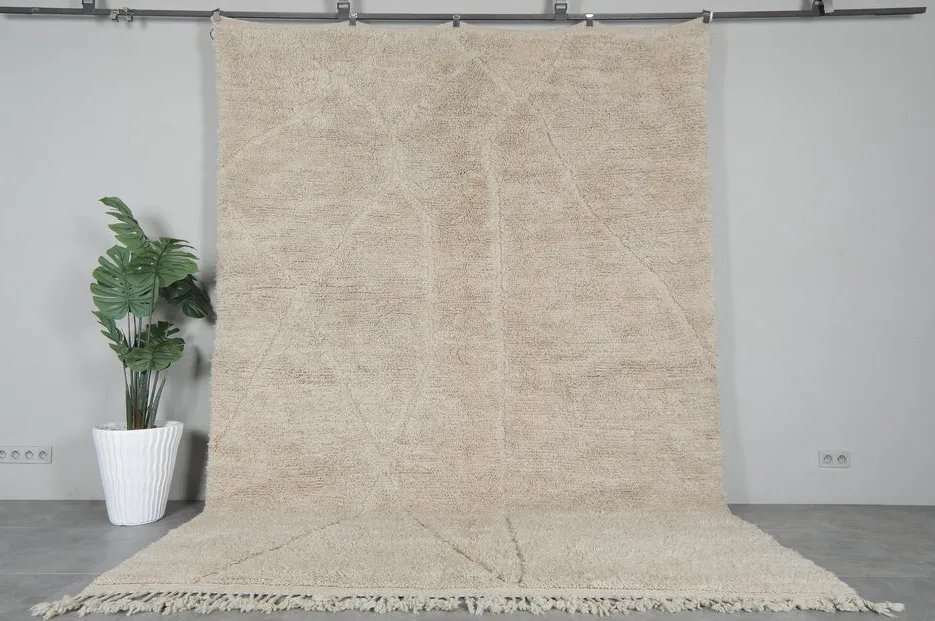 Tapis berbère Aksoual beige — tapis berbères contemporains tissé à la main