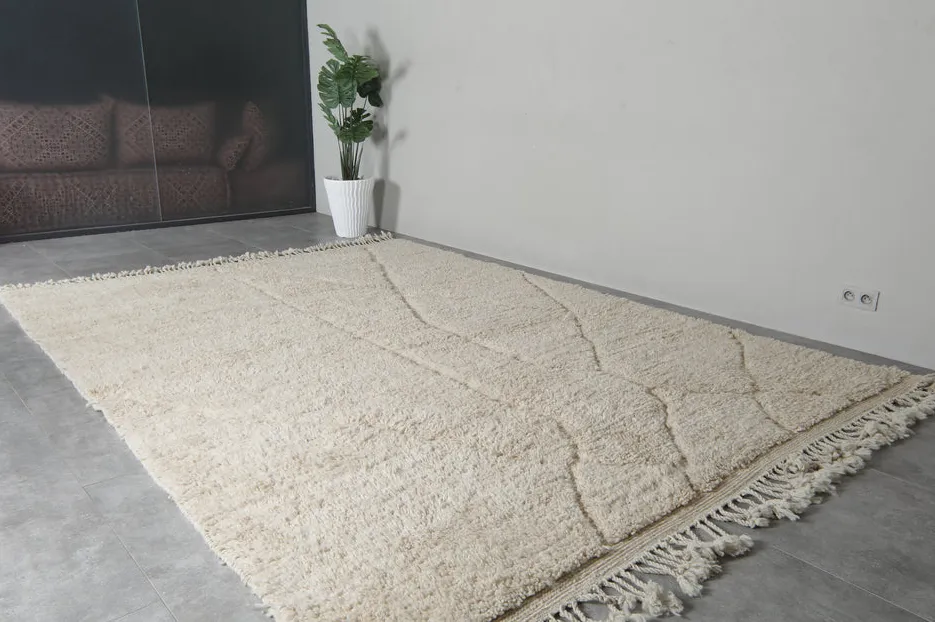 Tapis berbère Aksoual beige, vue 5 sur 7