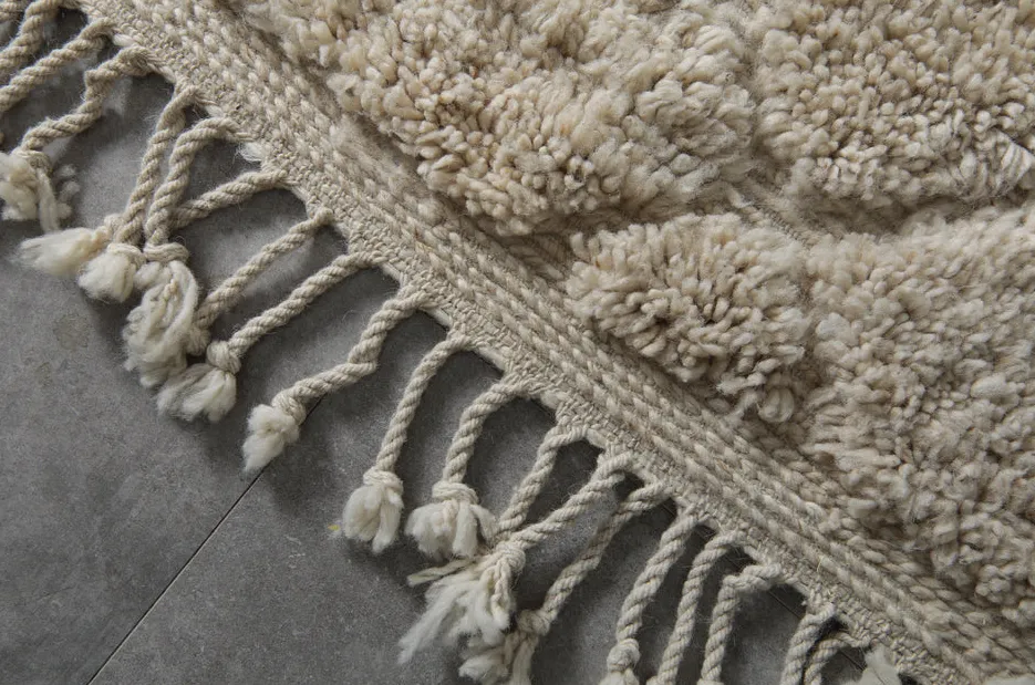 Tapis berbère Aksoual beige, vue 6 sur 7